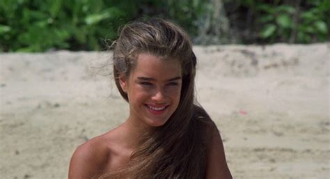 blue lagoon topless|Brooke Shields Blue Lagoon Age and Nude Scenes。